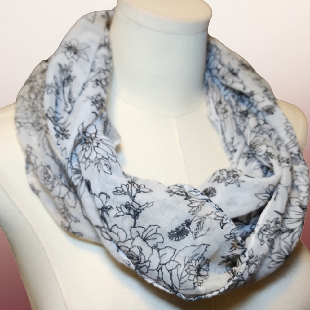 Floral Infinity Scarf ☆ White & Black ☆ 100% Polyester ☆ Women's ☆ Flower❥ Theme - Picture 2 of 6